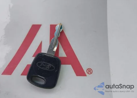 2000 Ford Expedition Xlt from USA, damaged, VIN 1FMRU1562YLC08238